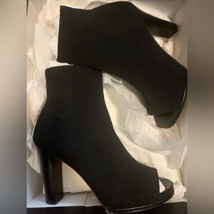 Via Spiga Peep Toe Ankle Boots. Size 8